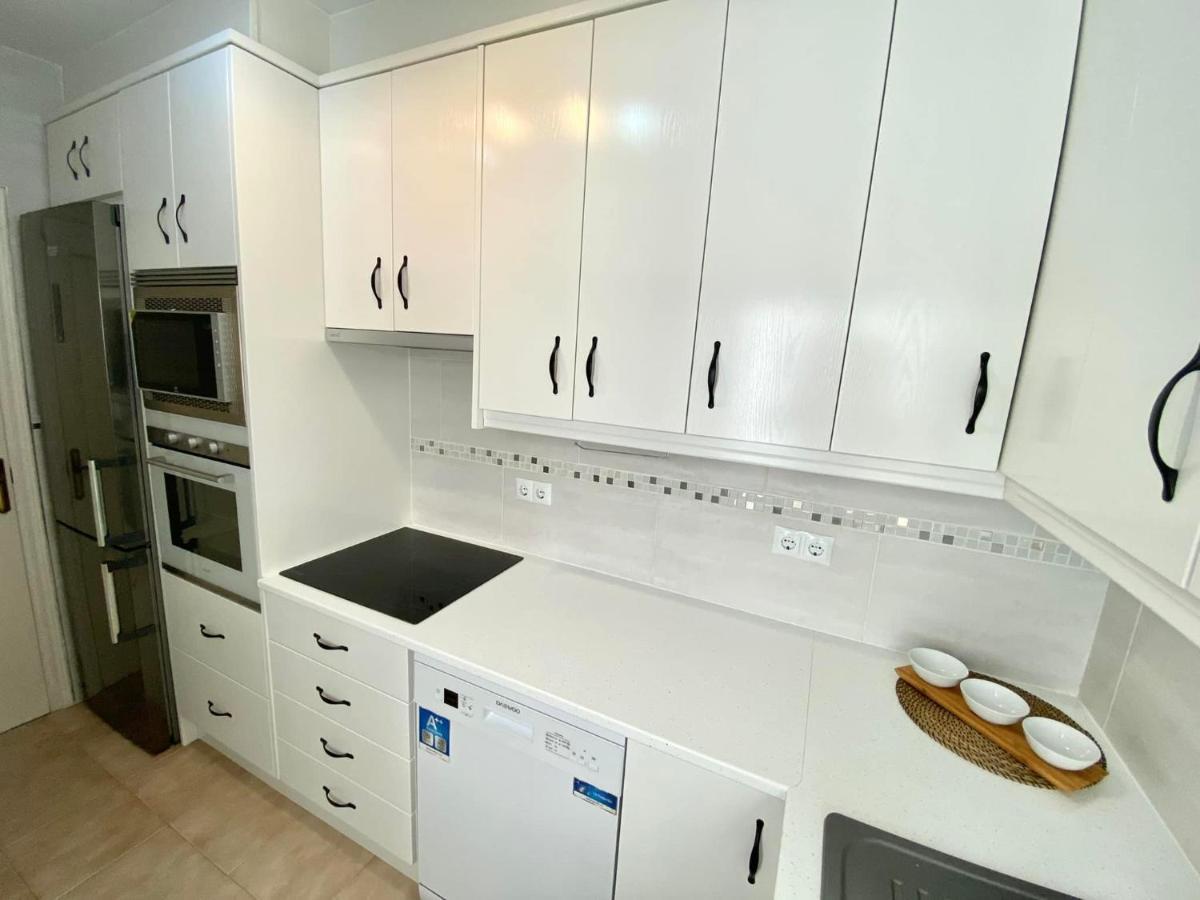 Locos Beach Holiday Apartments Torrevieja Bagian luar foto