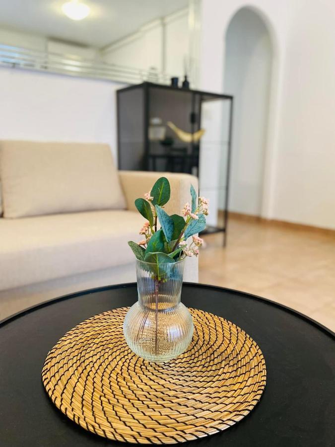 Locos Beach Holiday Apartments Torrevieja Bagian luar foto
