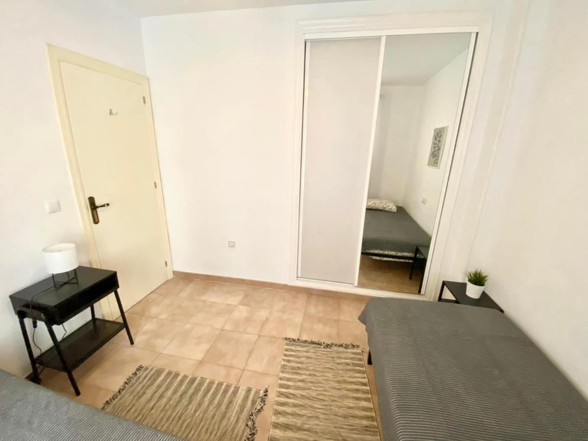 Locos Beach Holiday Apartments Torrevieja Bagian luar foto