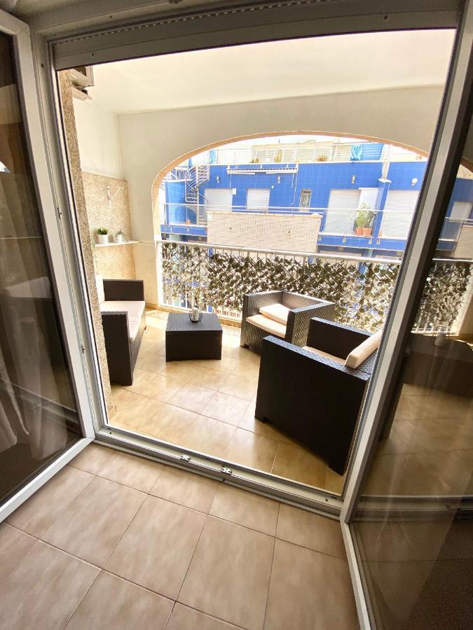 Locos Beach Holiday Apartments Torrevieja Bagian luar foto